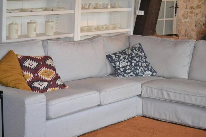 Location de vacances pour 12 personnes, avec vue ainsi que jardin et piscine à Fonroque - 3