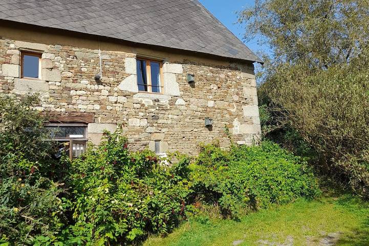 Location de vacances pour 2 personnes, avec jardin et terrasse à Saint-Vigor-des-Monts