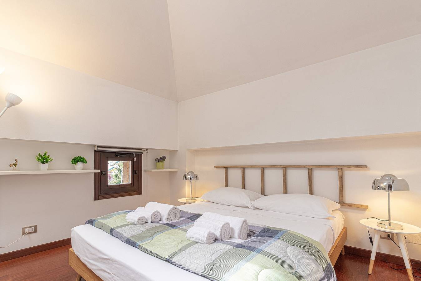 Appartamento intero, Il camino felice - 201 by Houset in Monza, Brianza