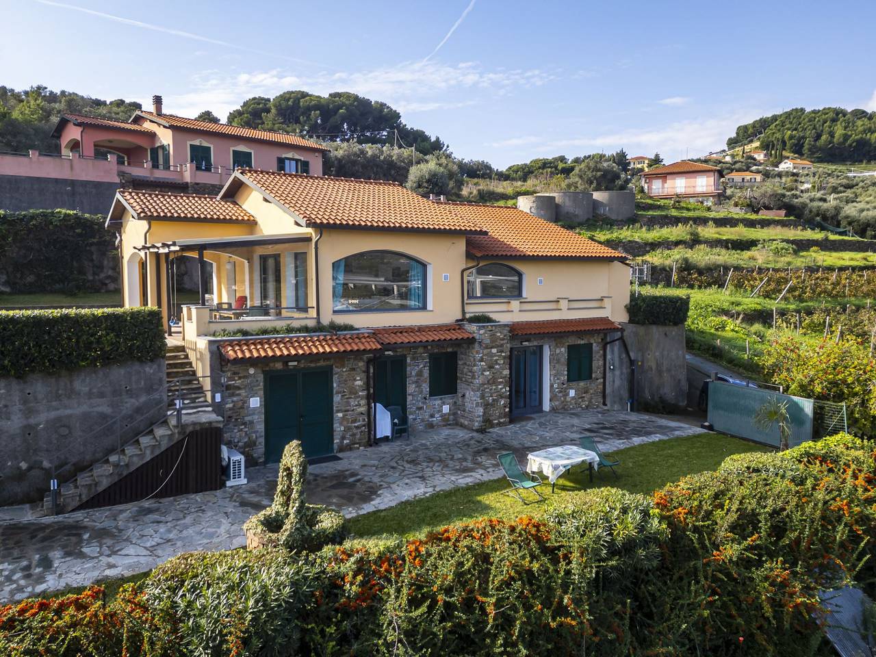 Apartamento vacacional entero, Perla Sul Mare con Giardino - Appartamento in villa con giardino in Pantai (Costarainera), Costarainera