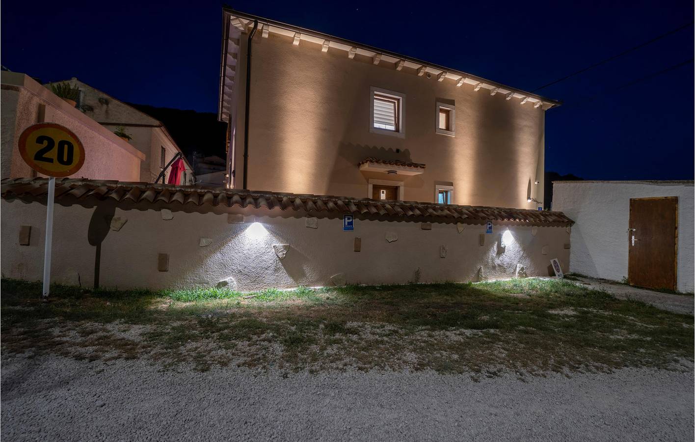 Gemütlich, 2 km vom Strand entfernt: Moderne 2-Zimmer-Wohnung mit WLAN, Klimaanlage, Parkplatz und Terrasse in Marčana, Südküste Istrien