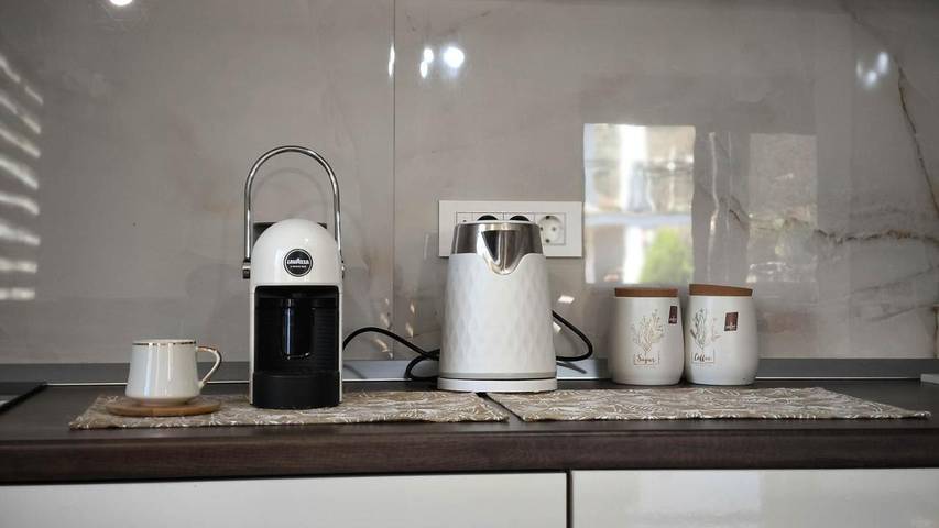 Location de vacances pour 4 personnes, avec jardin et piscine dans Bar - 4