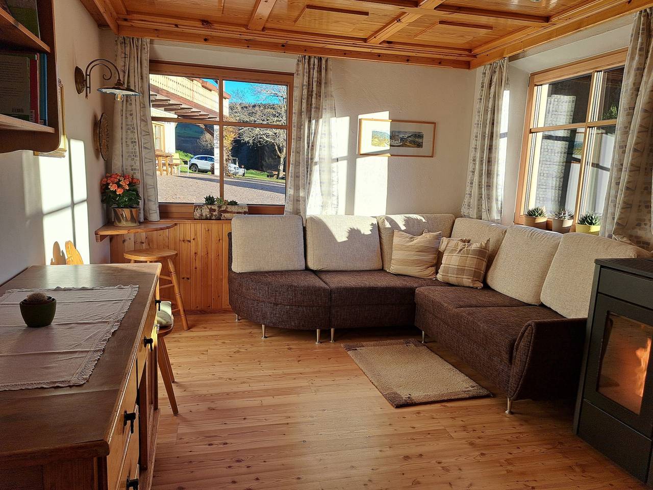 Ganze Wohnung, Apartment 'Gabrielli Luise' mit Bergblick, privater Terrasse und Wlan in Truden im Naturpark, Südtirol