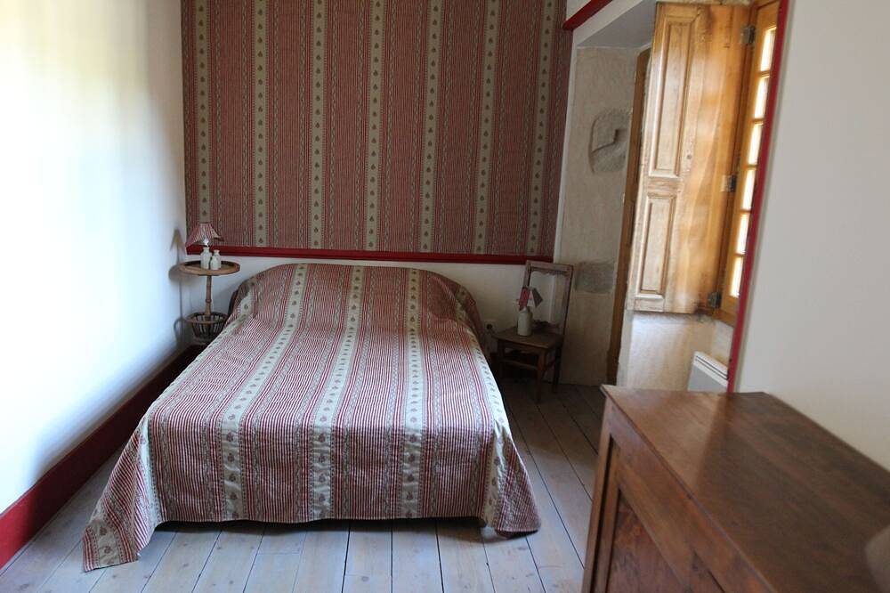Gite au coeur d'un ancien prieuré - cadre calme et verdoyant in Ruffey-sur-Seille, Jura