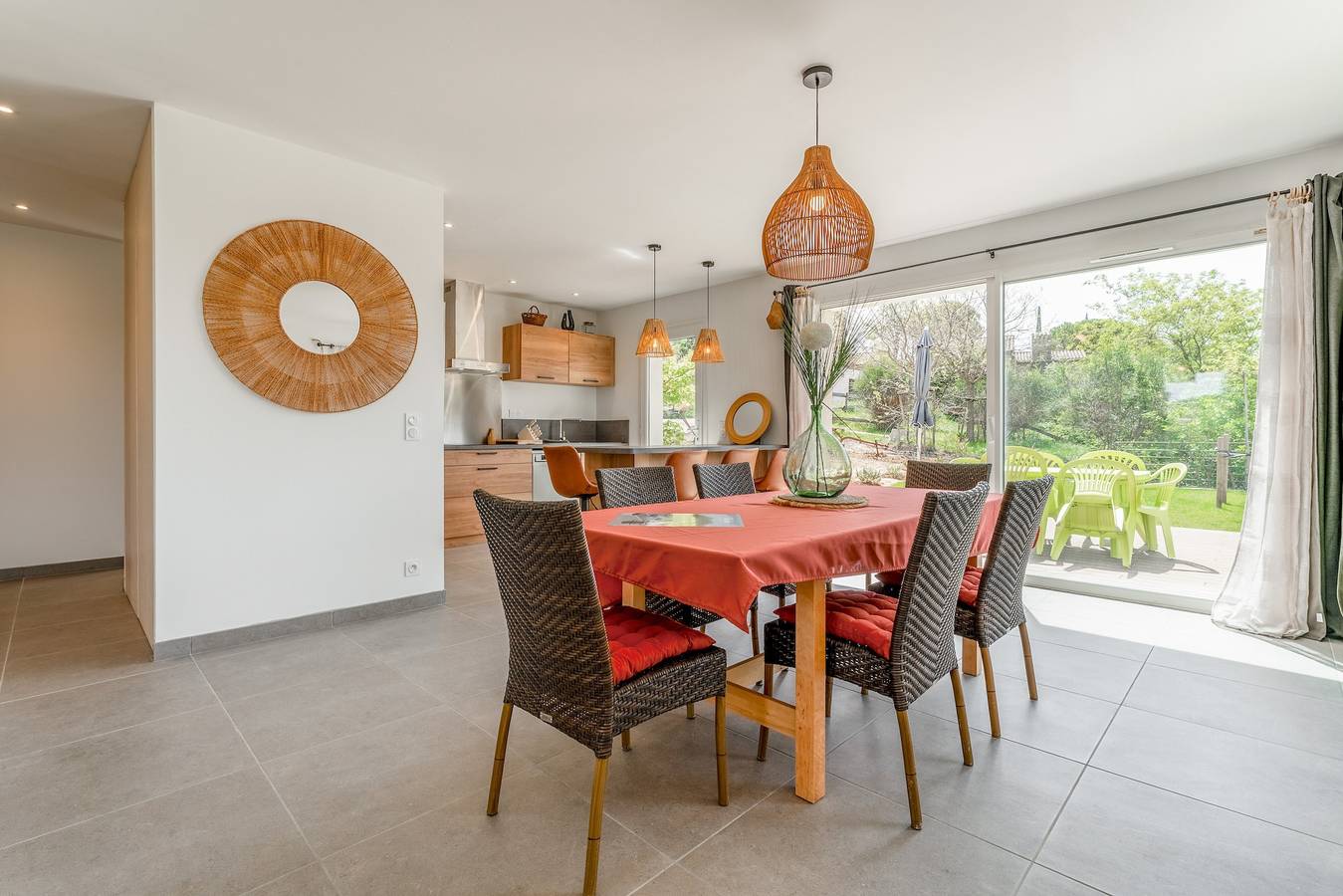 Villa « Lo Ginest » avec vue sur la montagne, Wi-Fi et climatisation in Villedieu, Vaucluse