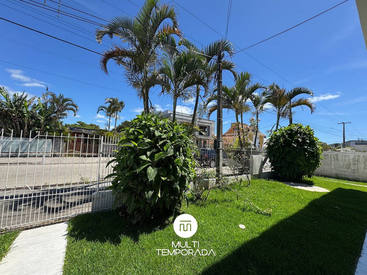 Apartamento entero, Encanto na Praia de Daniela Superior - Floripa/Sc in Praia do Forte SC, Jurerê