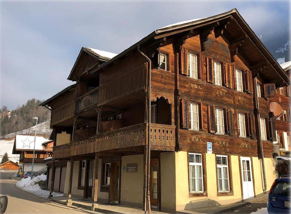 Apartment with Mountain View in Reichenbach im Kandertal, Frutigen - Lenk - Adelboden