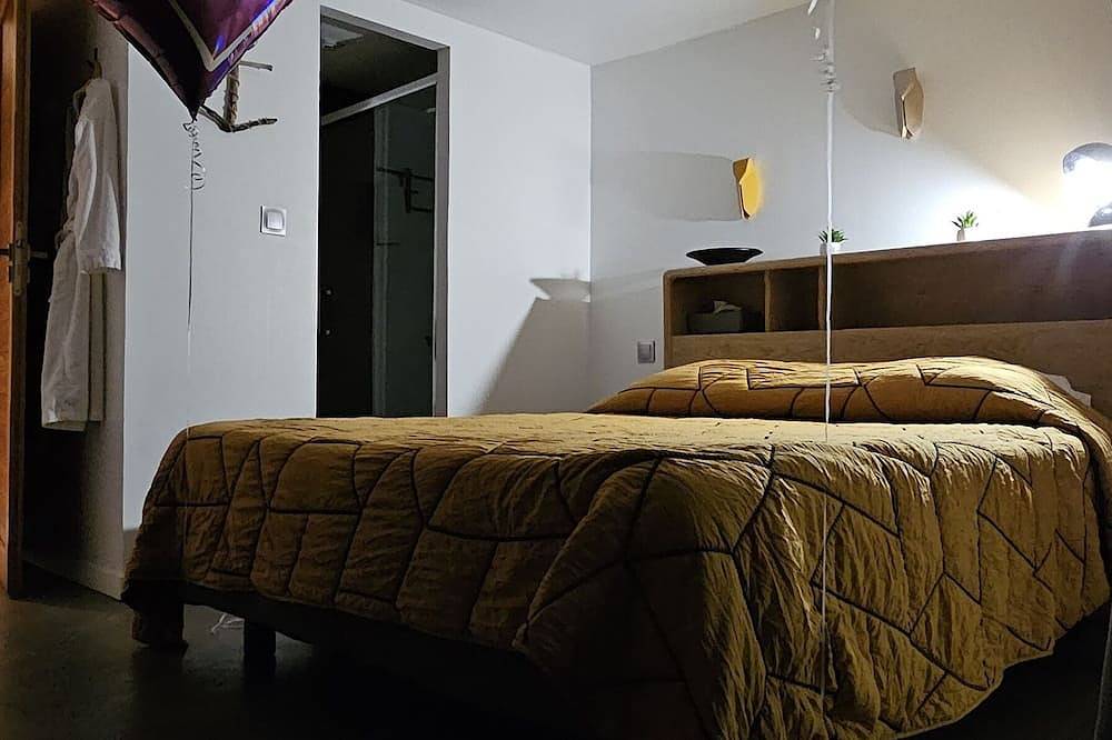 Apartamento entero, Jacuzzi et Jardin Privé à Allauch Chambre Cigale in Allauch, Marsella region