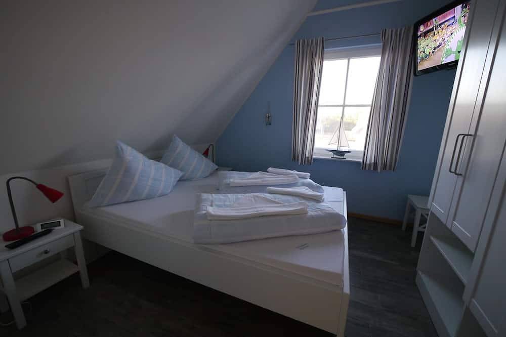 Albatros I***** - Exclusive thatched house on the waterfront in Ummanz, Région de Rügen