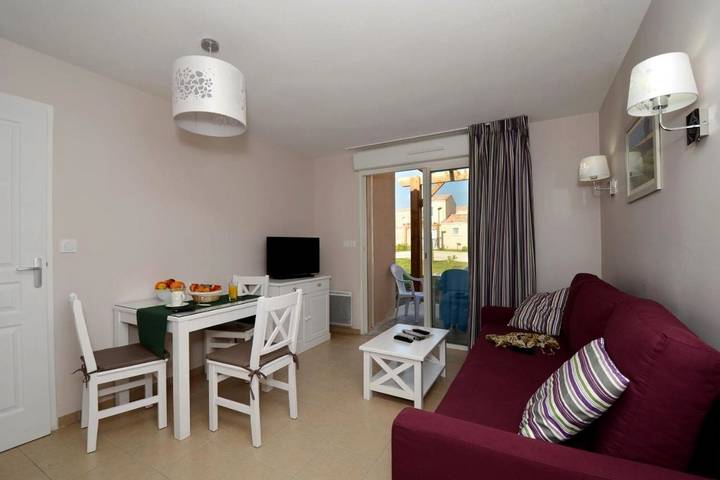 Location de vacances pour 4 personnes, avec sauna ainsi que piscine et terrasse à Paradou - 3