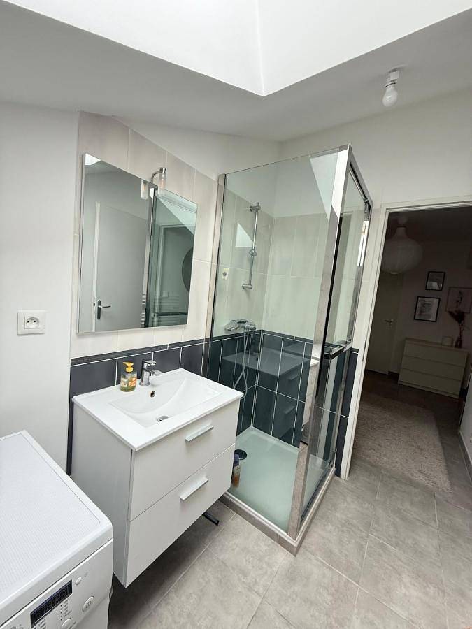 Appartement entier, Two-Bedroom Apartment in Marsillargues, Côte méditerranéenne (France)
