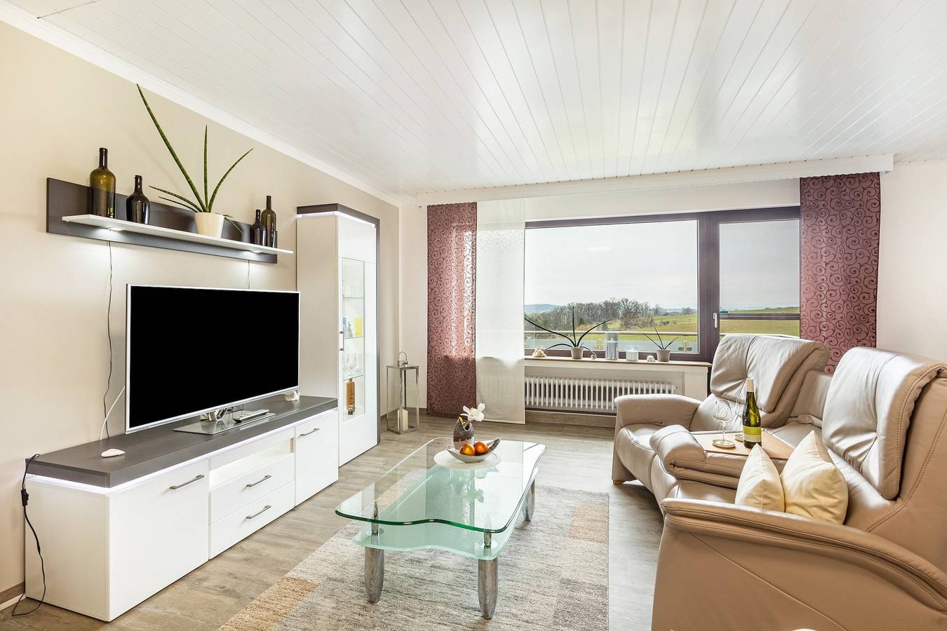 Ganze Wohnung, Ferienwohnung 'Landblick' mit Gemeinschaftsgarten, Balkon und Wi-Fi in Homberg, Schwalm-Eder-Kreis