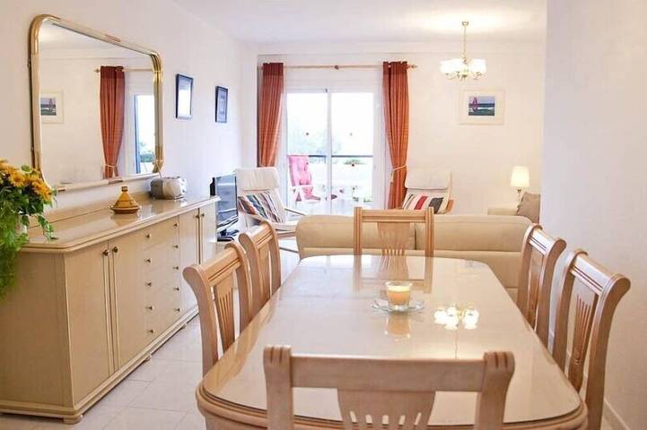 Appartement de vacances pour 4 personnes, avec balcon ainsi que piscine et jardin - 1