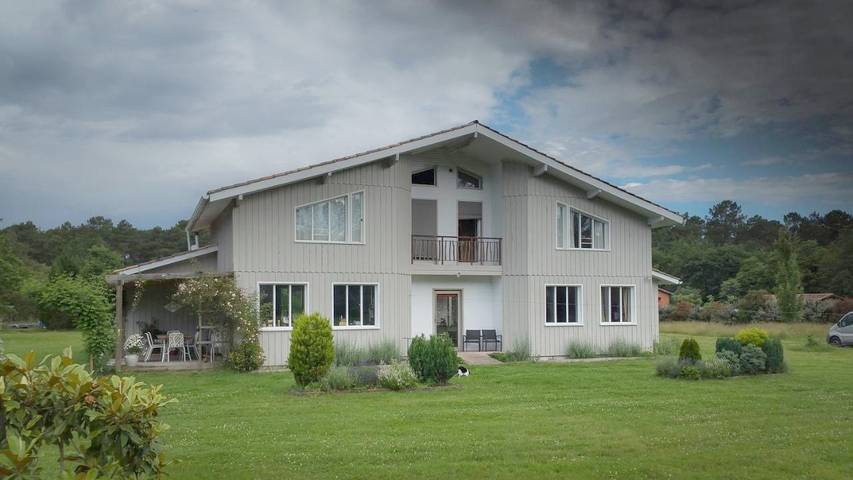 Chambre d’hôte pour 5 personnes, avec jardin ainsi que piscine et vue - 1