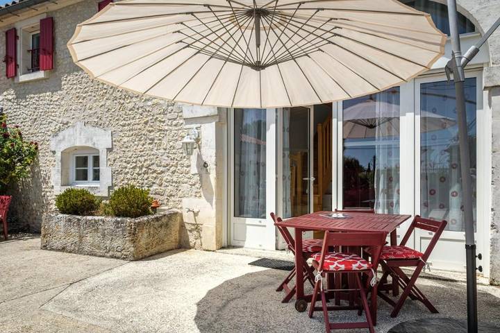Maison d’hôte pour 6 personnes, avec vue ainsi que piscine et jardin en Charente - 3