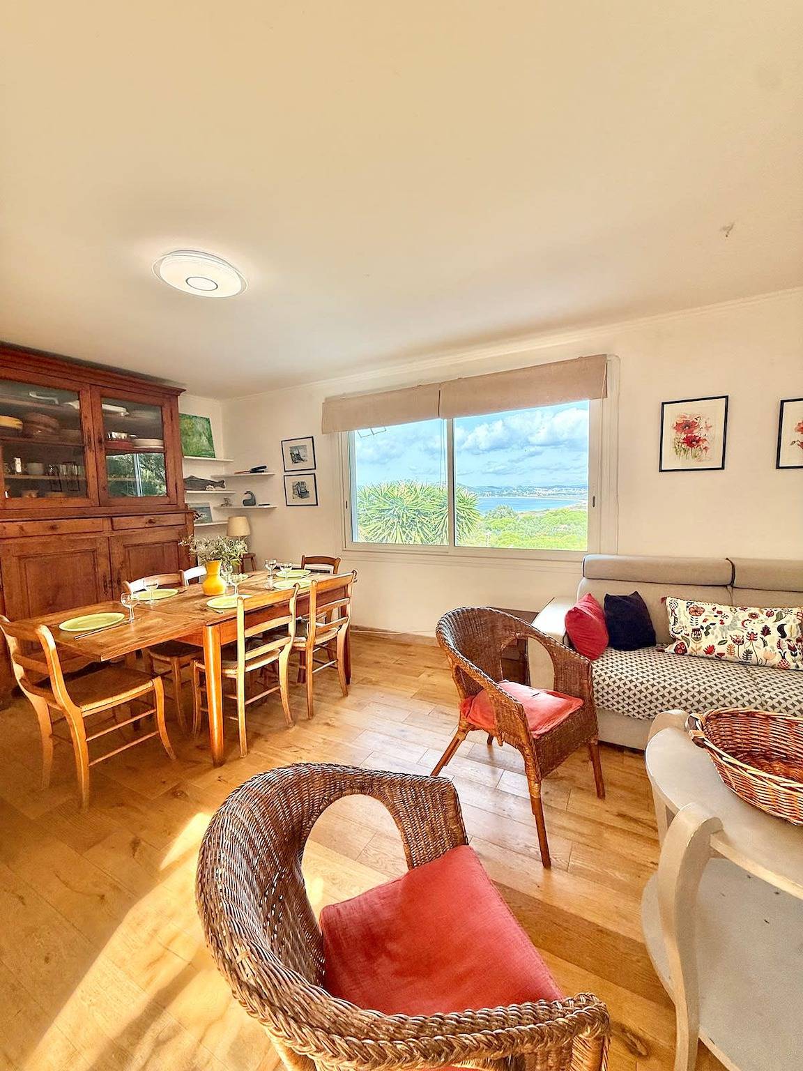 Appartement entier, Le Rivage - Appartement au coeur du Village in La Madrague, Hyeres