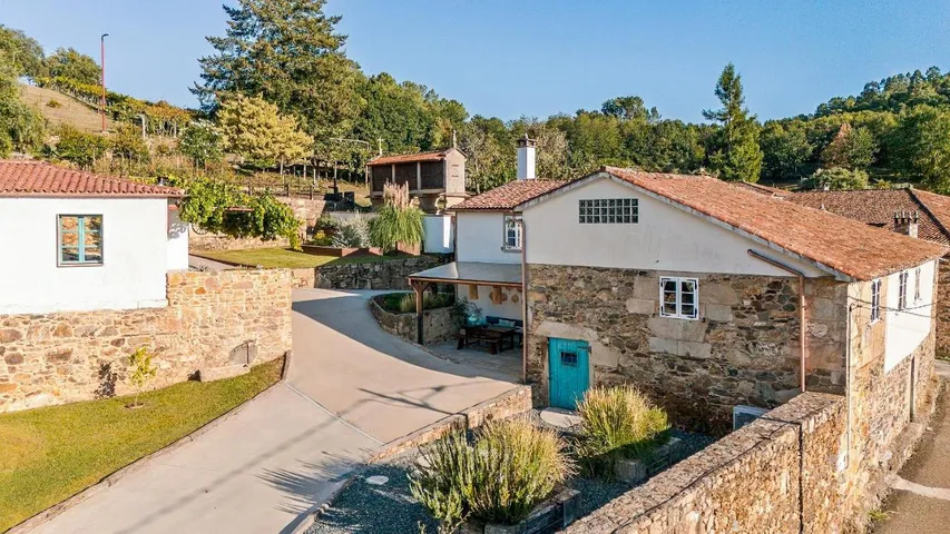 Ferienhaus für 10 Personen, mit Ausblick und Pool sowie Garten - 1