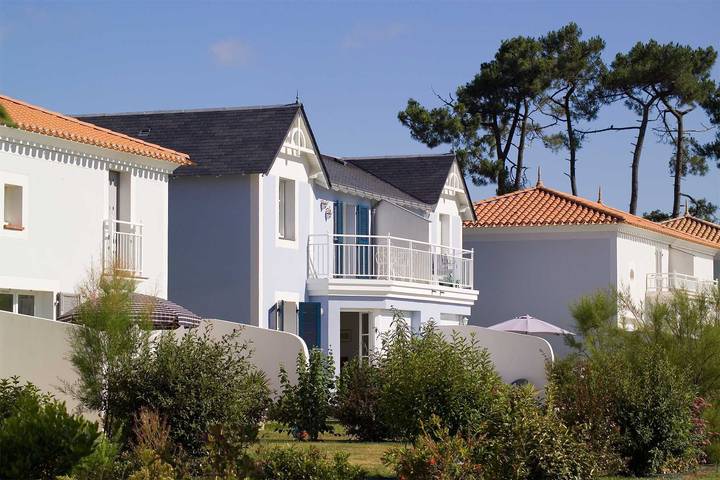 Gîte pour 6 personnes, avec Terrasse ainsi que Jardin et Piscine à L'Aiguillon-sur-Vie