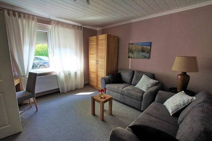 Ferienwohnung für 3 Personen, mit Terrasse und Garten in Brunsbüttel - 2