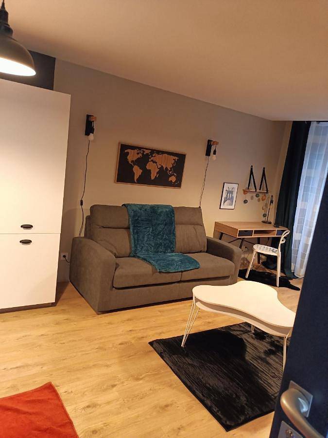 Appartement entier, Apartment - Ground Floor in Cusset, Région de Vichy
