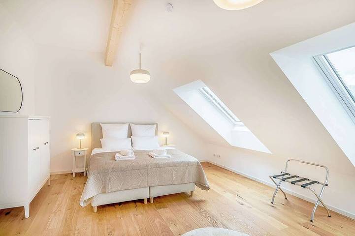Ganze Wohnung, Penthouse für 8 mit Dachterrasse & Ausblick in Karlsruhe, Rheinebene
