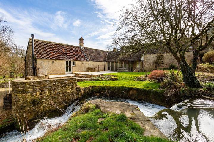 Villa for 8 people, with Terrace and Garden in Bristol