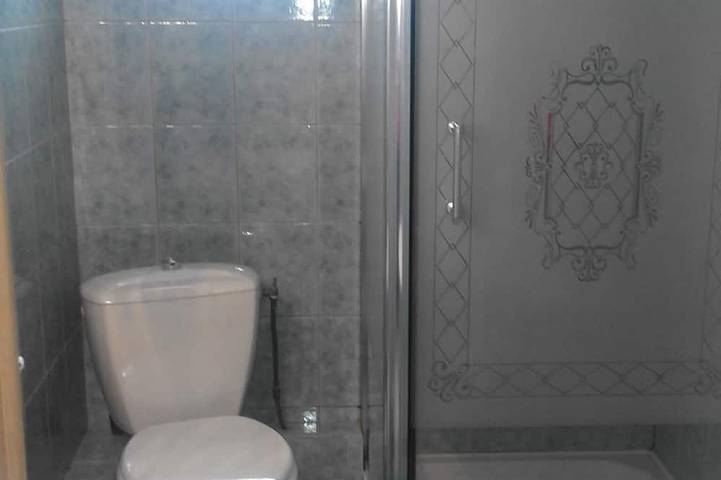 Location de vacances pour 10 personnes, avec terrasse ainsi que jardin et jacuzzi, animaux acceptés à Aniane - 4