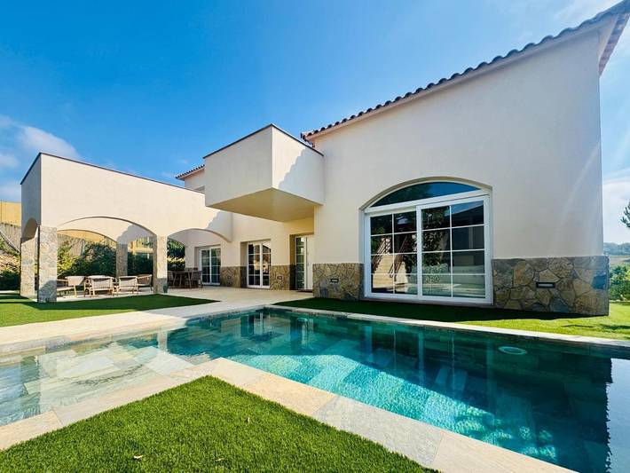 Casa rural para 12 personas, con Balcón y Terraza además de Jardín y Piscina para niños en Pla del Panadés