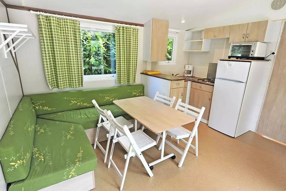 Camping pour 4 Personnes dans Monestier-Merlines, Massif central