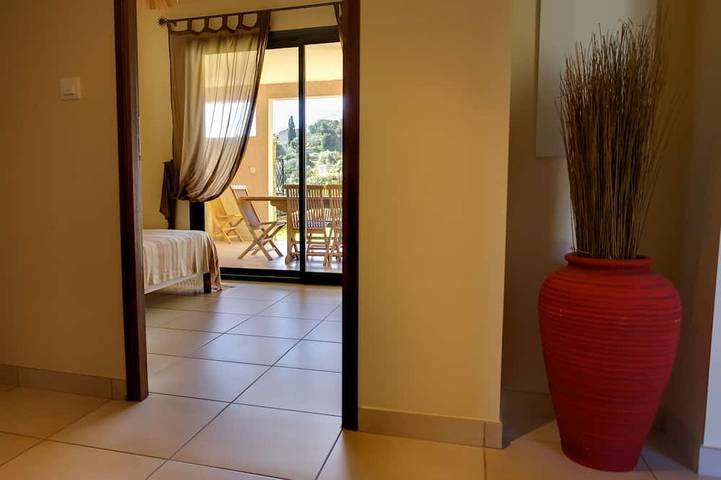 Villa pour 8 personnes, avec jacuzzi ainsi que jardin et terrasse dans Sagone - 4