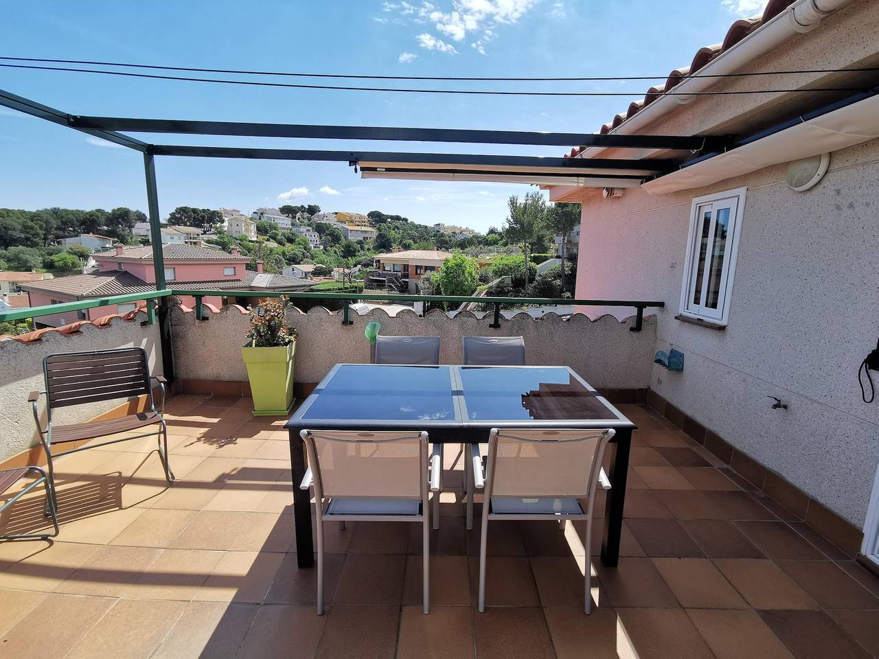Apartamento entero, Ático con vistas panorámicas de Llançà y piscina in Llansá, Alt Empordà