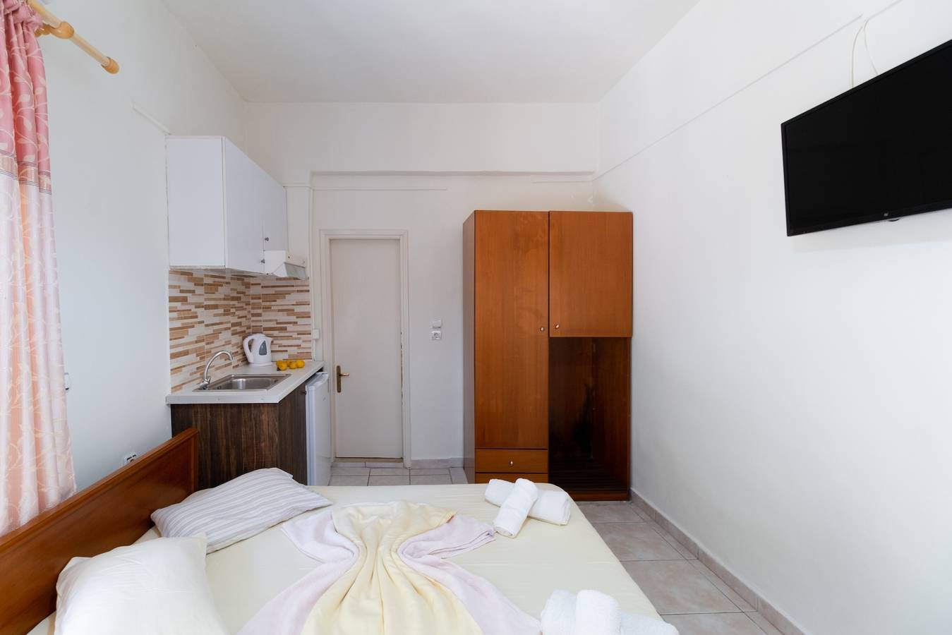 Studio-appartement "Nikiana Club - Studio 1" met bergzicht & wifi, foto 7