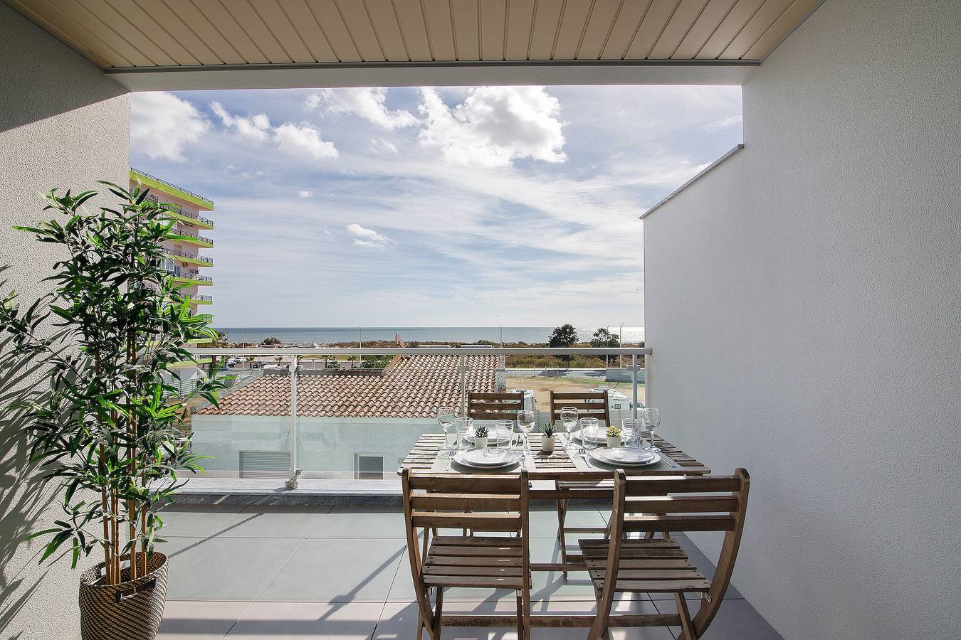 Geheel appartement, Appartement 'Areias 2 Beach House' met Balkon, Wi-Fi en Airconditioning in Monte Gordo, Faro District