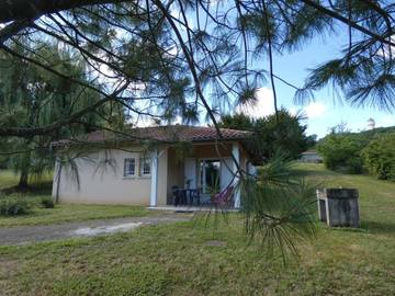 Gîte pour 4 personnes, avec jardin à Mugron