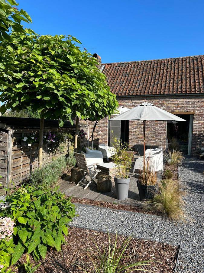 Location de vacances pour 2 personnes, avec jardin ainsi que piscine et jacuzzi à Evergem - 2