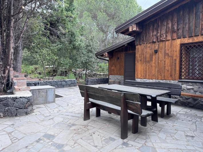 Gîte pour 14 personnes, avec vue et jardin, animaux acceptés à Nicolosi - 4