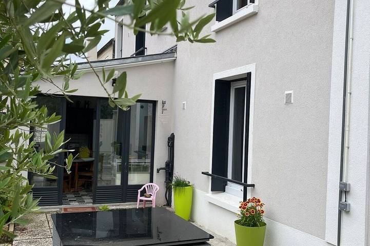 Maison de vacances pour 8 personnes, avec terrasse et jardin, animaux acceptés à Claye-Souilly
