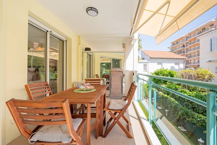 Appartamento intero, Appartamento vacanze per 4 persone con balcone in Antibes, Costa mediterranea (Francia)