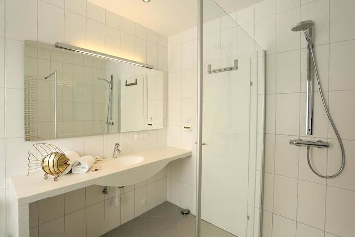 Bungalow für 6 Personen, mit Garten und Seeblick sowie Ausblick, mit Haustier am Wörthersee - 4