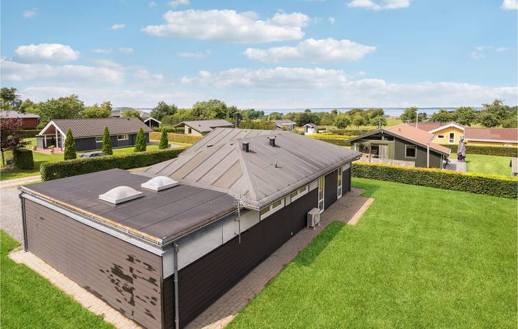 Ferienhaus für 6 Personen, mit Terrasse und Garten in Hvalpsund - 2