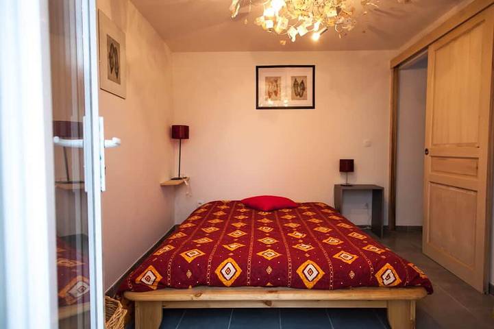 Location de vacances pour 6 personnes, avec jardin et piscine dans Le Sambuc - 3