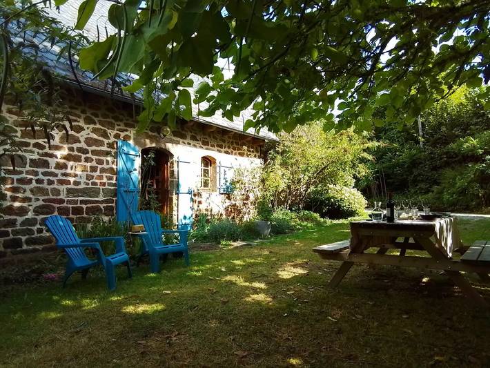 Gîte pour 8 personnes, avec terrasse et jardin, animaux acceptés