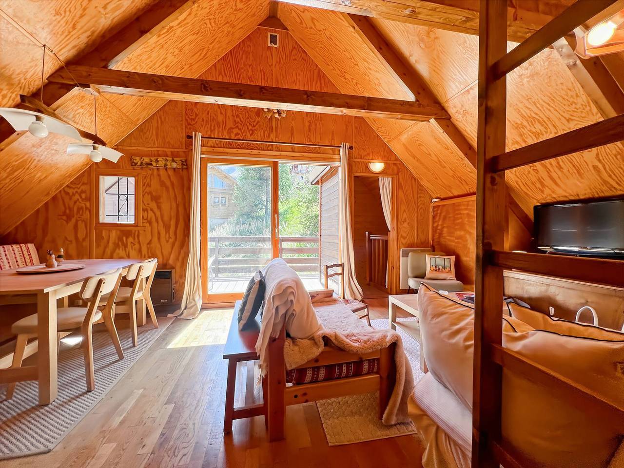 Chalet familial 6 pers à Vars - Animaux, vue montagne, parking in Vars, Région de Briançon