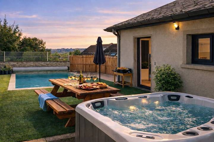 Holiday home for 8 people, with pool and balcony as well as hot tub and garden, with pets - 1