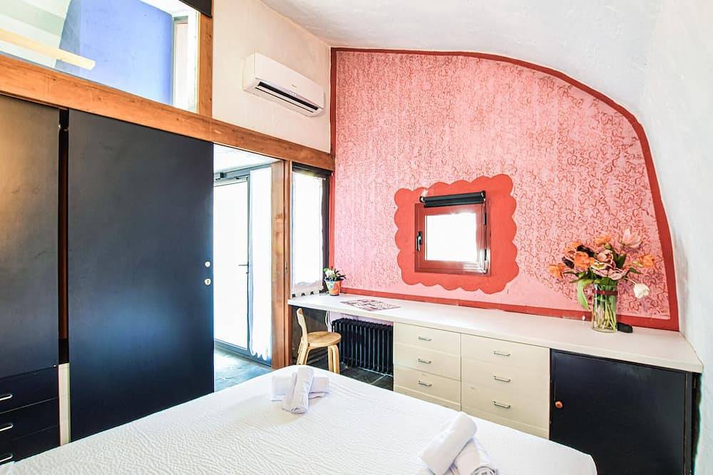 Entire apartment, Lake Iseo lovely apartament in Branico, Costa Volpino