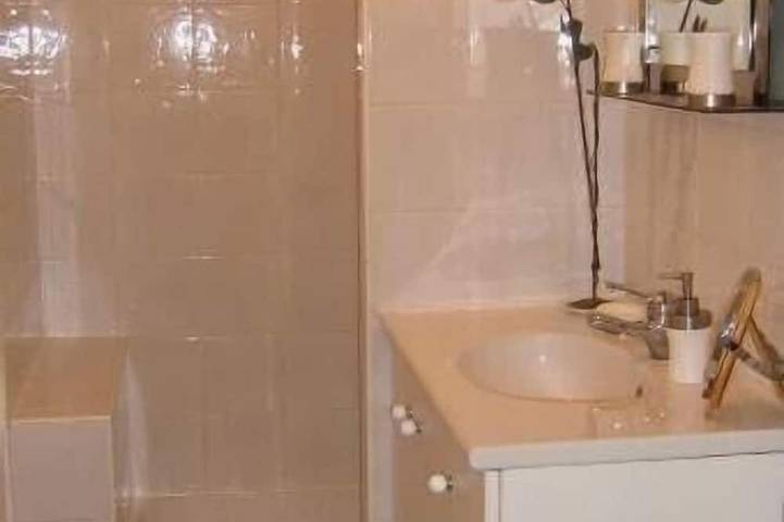 Appartement entier, Maison-studio avec chambre annexe, sur jardin   clos  arboré in Saint-Brevin-les-Pins, Côte de Jade