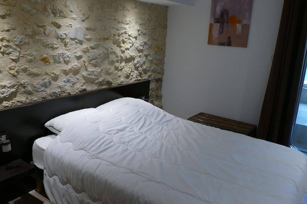 Apartamento entero, Garden apartment with swimming pool in Périgueux, Périgord Blanc