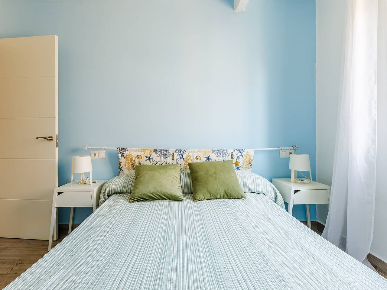 Apartamento entero, Moderno apartamento de 3 dormitorios en Torre del Mar con Wi-Fi in Playa de Torre del Mar, Torre del Mar