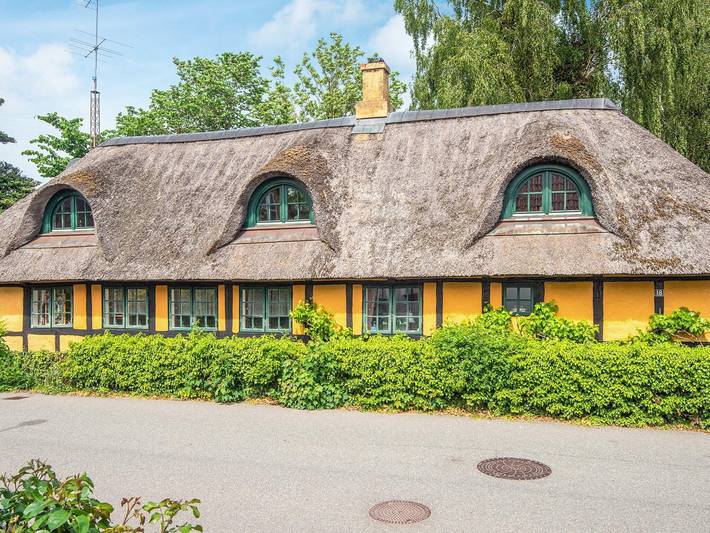Ferieudlejning for 6 personer, med Terrasse og Have i Fjellerup