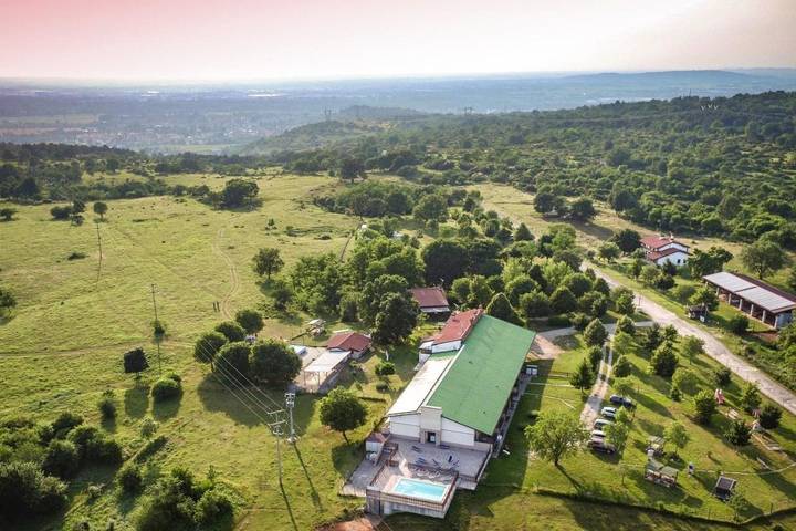 Agriturismo per 2 persone, con Balcone e Terrazza nonché Idromassaggio e Giardino in Provincia di Gorizia